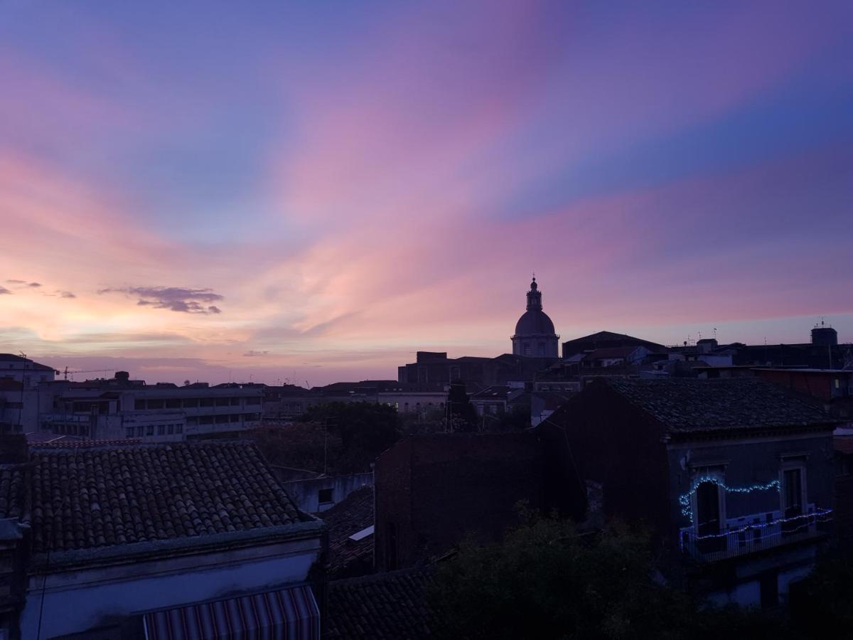 カターニアLa Terrazza Di Ledaアパートメント エクステリア 写真